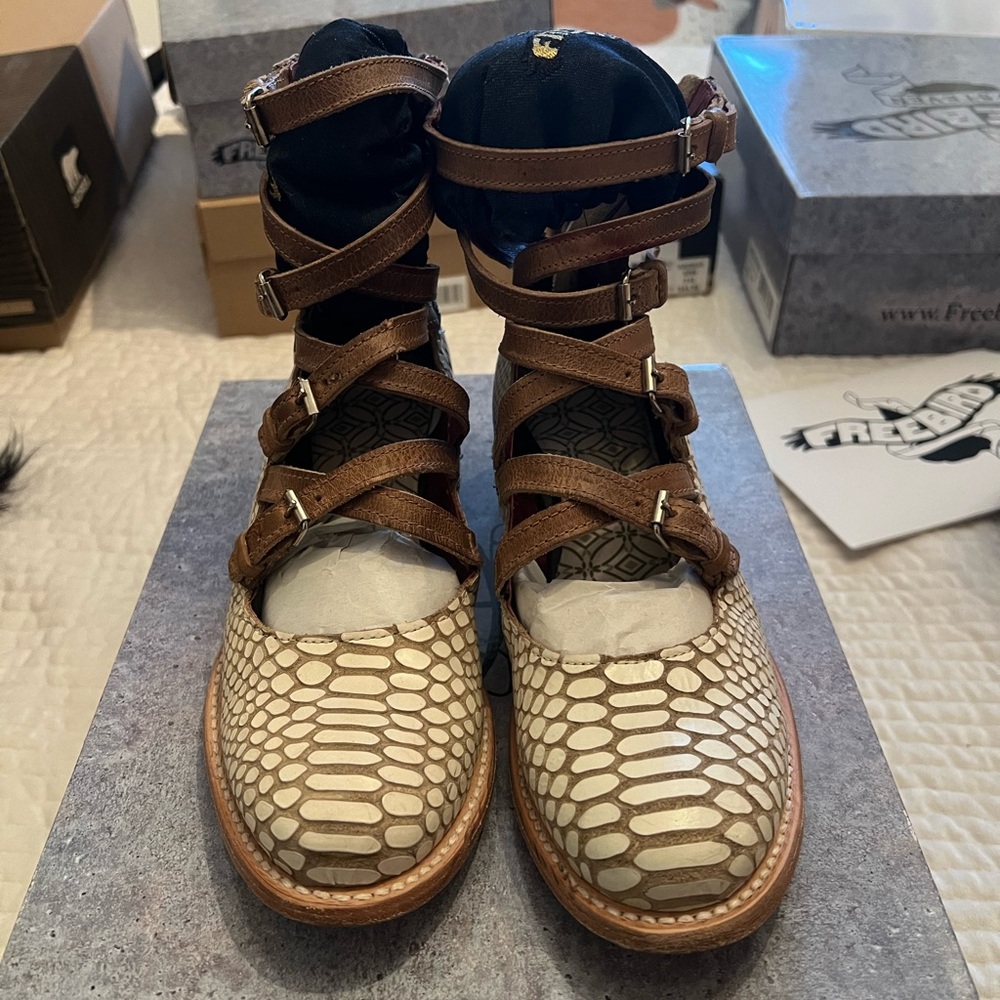 Free Bird Women’s shoes 7
